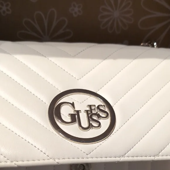 GUESS Ivory Quilted Chain Shoulder Bag - Picture 4 of 8